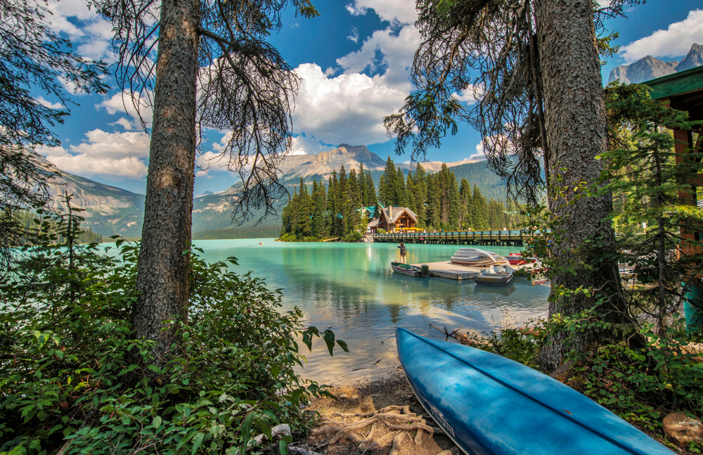 Secluded Emerald Lake Cabin Getaway